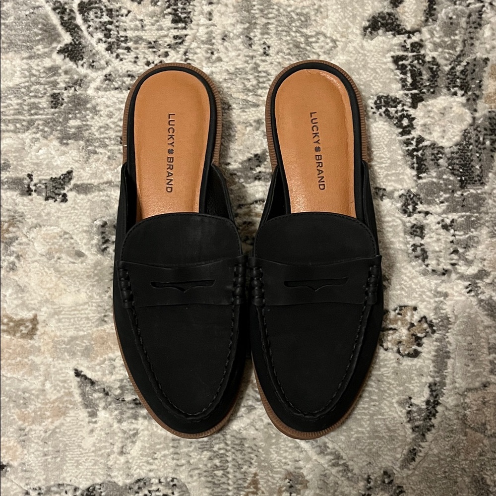 Lucky Brand Women’s Black and Tan Slip-On Loafers